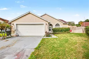 2058 Sue Ellen Ct, Apopka, FL 32703 - Photo 3