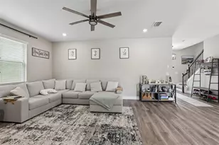 7673 Yale Harbor Dr, Wesley Chapel, FL 33545 - Photo 11