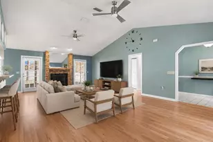 9109 Queen Elizabeth Ct, Orlando, FL 32818 - Photo 25