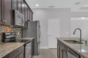 12826 Woodmere Close Dr, Windermere, FL 34786 - Photo 9
