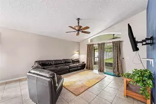 8376 Lake Amhurst Tr, Orlando, FL 32829 - Photo 13