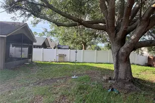 8376 Lake Amhurst Tr, Orlando, FL 32829 - Photo 25