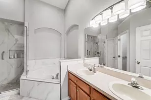 8376 Lake Amhurst Tr, Orlando, FL 32829 - Photo 19