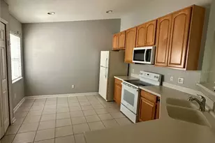 2763 Metro Sevilla Dr, Orlando, FL 32835 - Photo 5