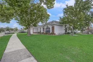 2358 Oldfield Dr, Orlando, FL 32837 - Photo 17