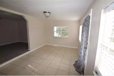 317 E Barnes Avenue, Eustis, FL 32726 - Photo 13