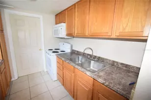317 E Barnes Ave, Eustis, FL 32726 - Photo 21