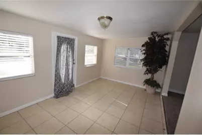 317 E Barnes Avenue, Eustis, FL 32726 - Photo 15