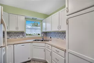 239 N Hill Ave, Deland, FL 32724 - Photo 9