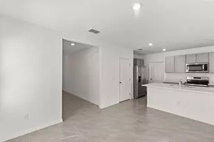 33301 Darley Dl Trl, Wesley Chapel, FL 33545 - Photo 5