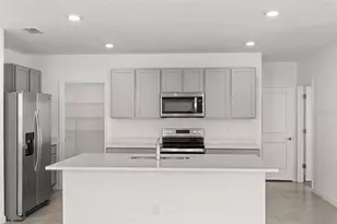 33301 Darley Dl Trl, Wesley Chapel, FL 33545 - Photo 7
