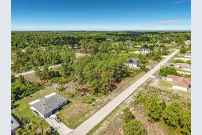 722 Manuel Street E, Lehigh Acres, FL 33974 - Photo 9