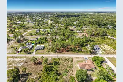 722 Manuel Street E, Lehigh Acres, FL 33974 - Photo 5