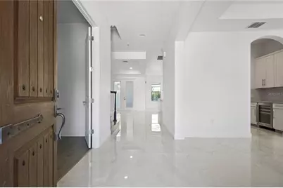 8394 Lookout Pointe Drive, Windermere, FL 34786 - Photo 7