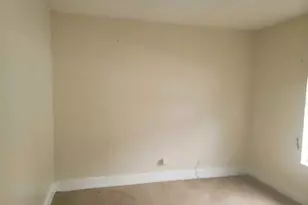 2035 10th St S, Saint Petersburg, FL 33705 - Photo 3