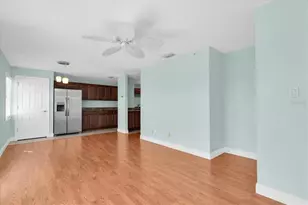 4858 Coquina Key Dr SE, Saint Petersburg, FL 33705 - Photo 9