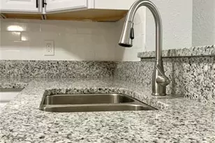 810 Swiss Ln, Orlando, FL 32808 - Photo 9