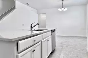 924 Avenal Ln, Davenport, FL 33837 - Photo 9