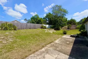 2703 Leafy Way Ln, Deltona, FL 32725 - Photo 13