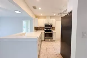 1838 N Pebble Beach Blvd, Sun City Center, FL 33573 - Photo 9