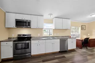 102 3rd St, Lady Lake, FL 32159 - Photo 11