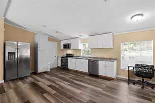 102 3rd St, Lady Lake, FL 32159 - Photo 13