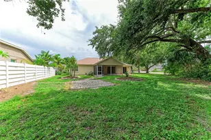 6101 55th Ave Cir E, Bradenton, FL 34203 - Photo 13