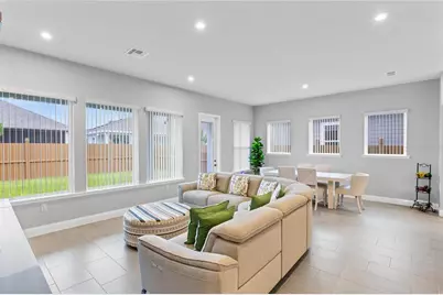 6526 Circle Rock Way, Saint Cloud, FL 34771 - Photo 9