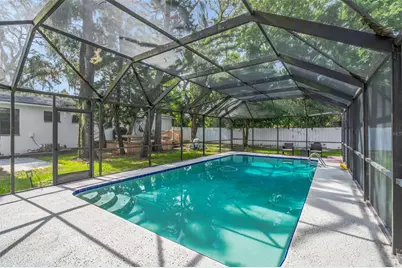 8732 Overlook Drive, Tampa, FL 33617 - Photo 13