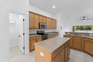 6249 Twin Bridges Dr, Zephyrhills, FL 33541 - Photo 17
