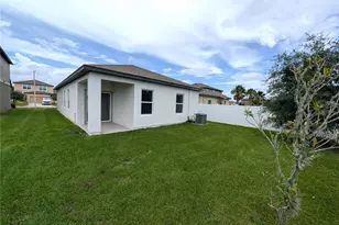 34933 Daisy Meadow Loop, Zephyrhills, FL 33541 - Photo 17