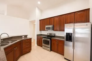2351 Holly Pine Cir, Orlando, FL 32820 - Photo 5