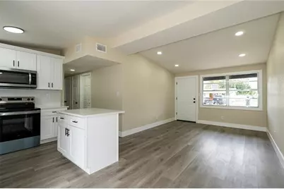 8325 Endive Avenue, Tampa, FL 33619 - Photo 9