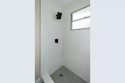 8325 Endive Avenue, Tampa, FL 33619 - Photo 23