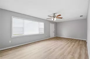 2817 Hawthorne St, Sarasota, FL 34239 - Photo 13