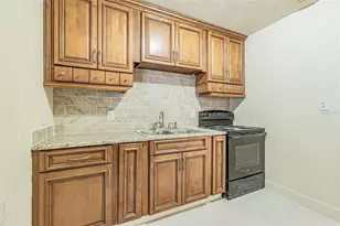 14918 Pine Crest Rd, Tampa, FL 33613 - Photo 5