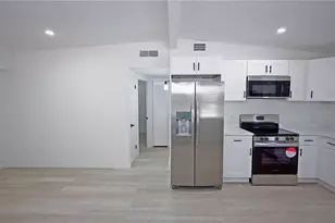 9001 82nd St, Seminole, FL 33777 - Photo 27