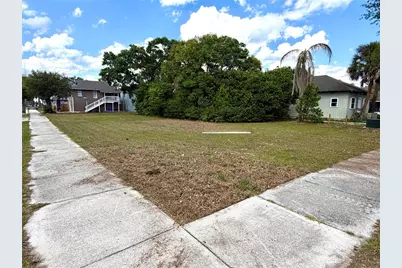 203 Avenue C NE, Winter Haven, FL 33881 - Photo 1