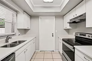 2904 Arch Dr, Sarasota, FL 34232 - Photo 5