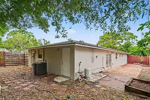 2111 Fairfield Ave, Sarasota, FL 34232 - Photo 17