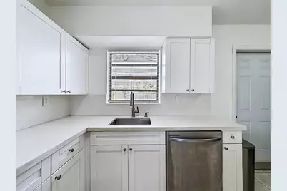 1838 Lauderdale Manor Drive, Fort Lauderdale, FL 33311 - Photo 31