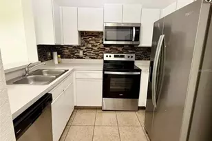 2674 Robert Trent Jones Dr, Orlando, FL 32835 - Photo 5