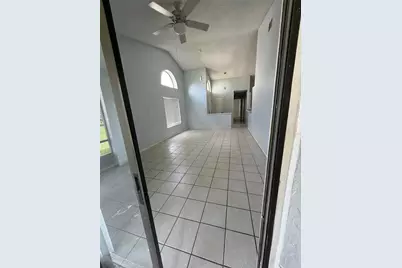 31 Lakepointe Circle, Kissimmee, FL 34743 - Photo 13