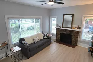 107 S 1st St, Haines City, FL 33844 - Photo 3