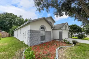 1537 Maximilian Dr, Wesley Chapel, FL 33543 - Photo 3