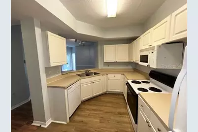 5554 Metrowest Boulevard #212, Orlando, FL 32811 - Photo 11
