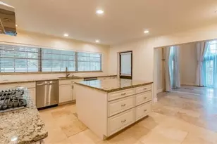 411 72nd St S, Saint Petersburg, FL 33707 - Photo 29