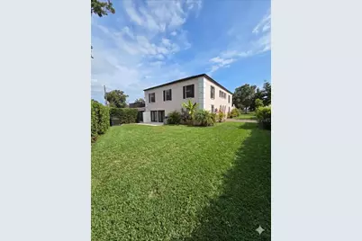 411 72nd Street S, Saint Petersburg, FL 33707 - Photo 5