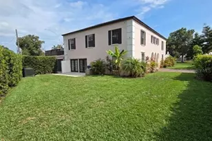 411 72nd St S, Saint Petersburg, FL 33707 - Photo 5