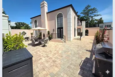 411 72nd Street S, Saint Petersburg, FL 33707 - Photo 7